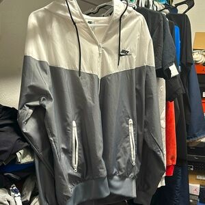 Nike windbreaker Size L